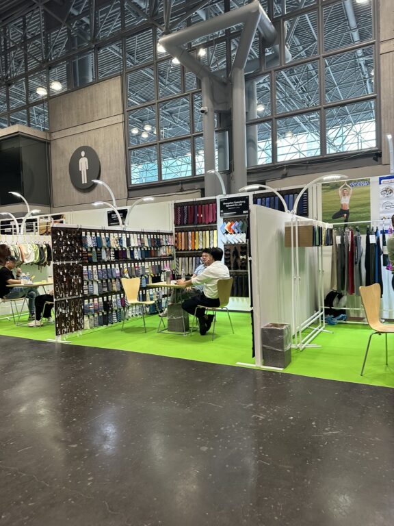 Ties – 10×10 Trade Show Booth