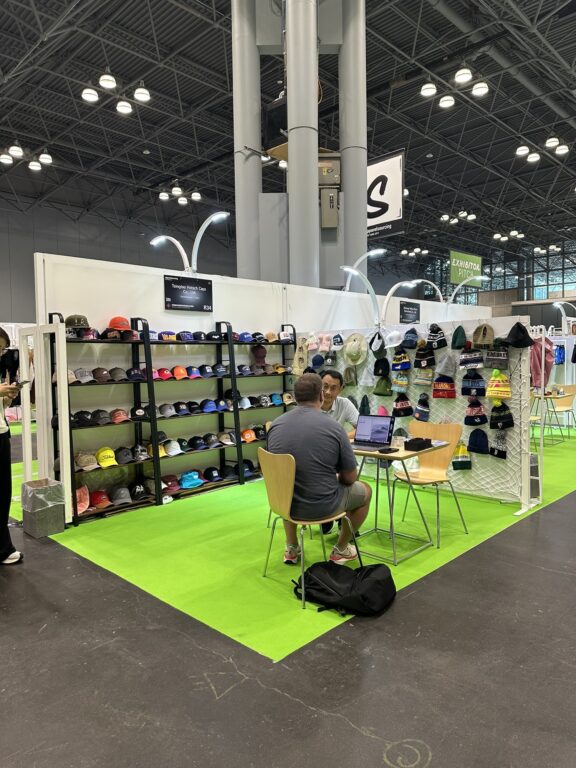 Tsingtao Hotsch Caps – 10×10 Trade Show Booth