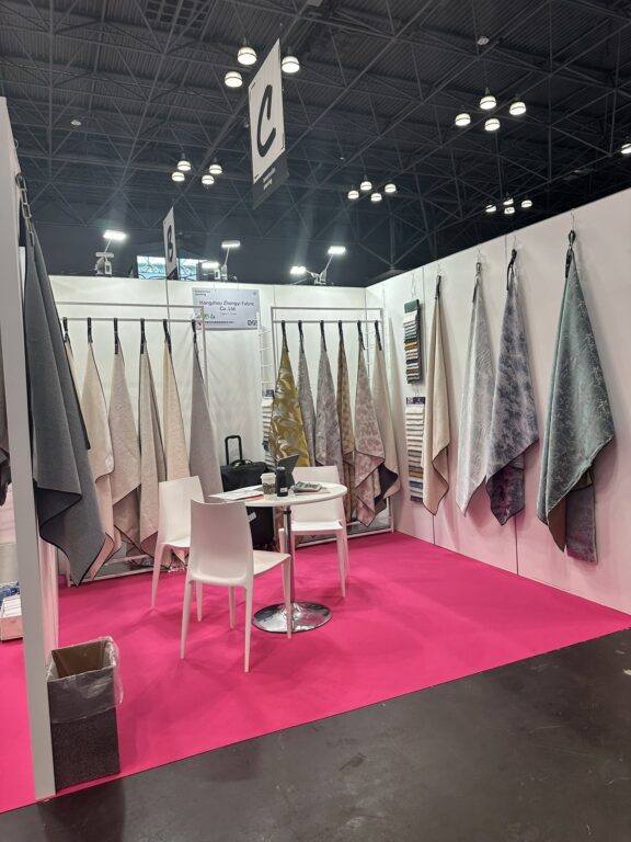 Hangzhou Zhongyi Farbric Co. – 10×10 Trade Show Booth