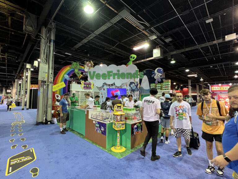 VeeFriends – 20×20 Trade Show Booth